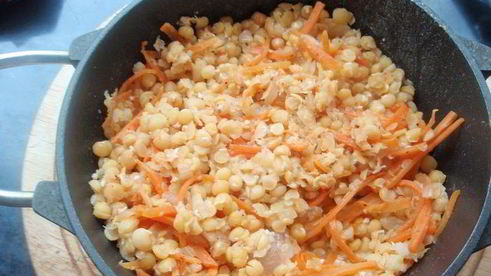 гороховое рагу с копченым сыром без мяса