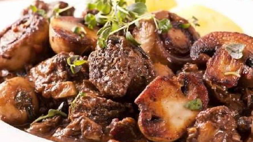 Рецепт говяжьего рагу в красном вине