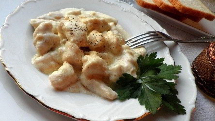 Рецепт куриного фрикасе в сливочном соусе