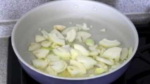 куриное фрикасе в сливочном соусе