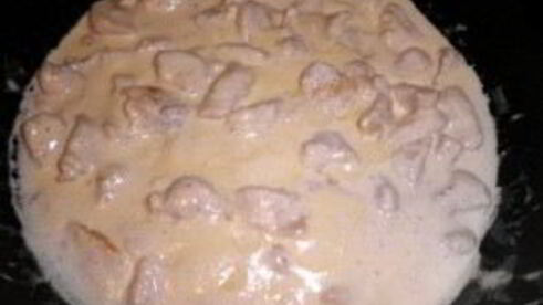 куриное фрикасе в сливочном соусе