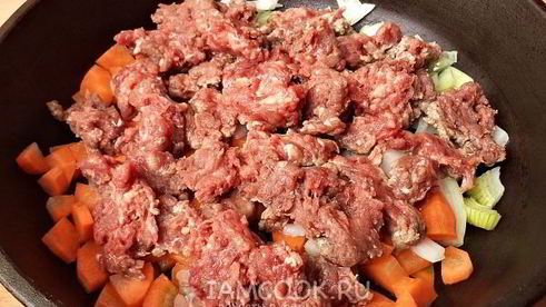 овощное рагу с фаршем и кабачками