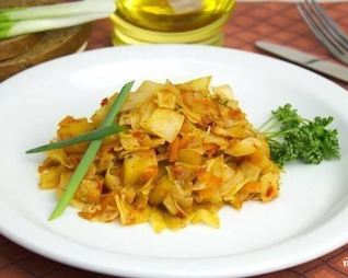 Овощное рагу с картофелем и капустой