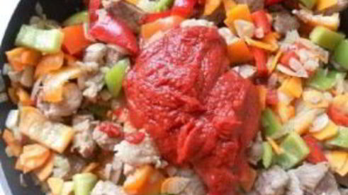 овощное рагу со свининой и кабачками