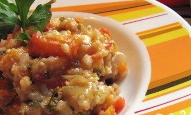 Овощное рагу в кастрюле