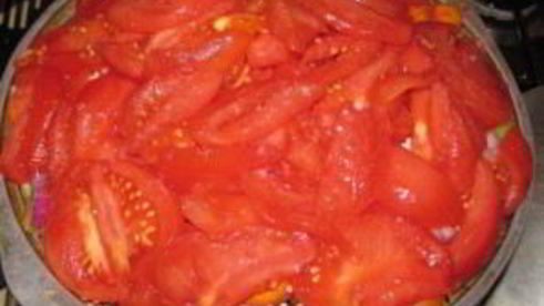 овощное рагу в кастрюле