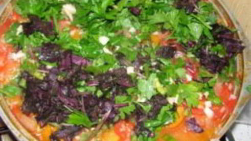 овощное рагу в кастрюле