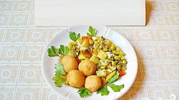 Рецепт Рагу из молодых летних овощей с картофелем отварным