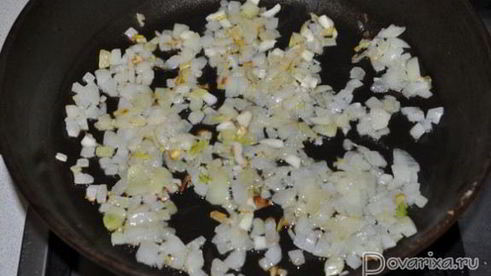 рагу из морского окуня с оливками и томатами