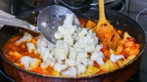 рагу из цветной капусты и кабачков