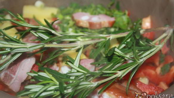 Рецепт Рагу с копченостями и розмарином в мультиварке