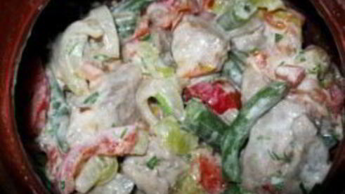 рагу с мясом и стручковой фасолью в горшочке