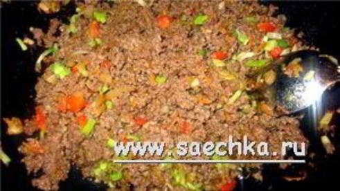 рисовая лапша с фаршем и овощами