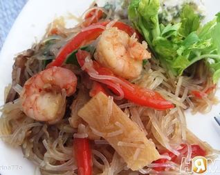 Рисовая лапша с креветками