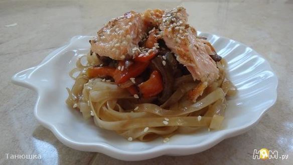 Рецепт Рисовой лапши с овощами и семгой в кунжуте