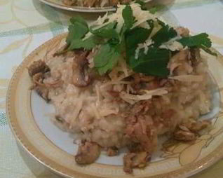 Ризотто с тунцом и шампиньонами