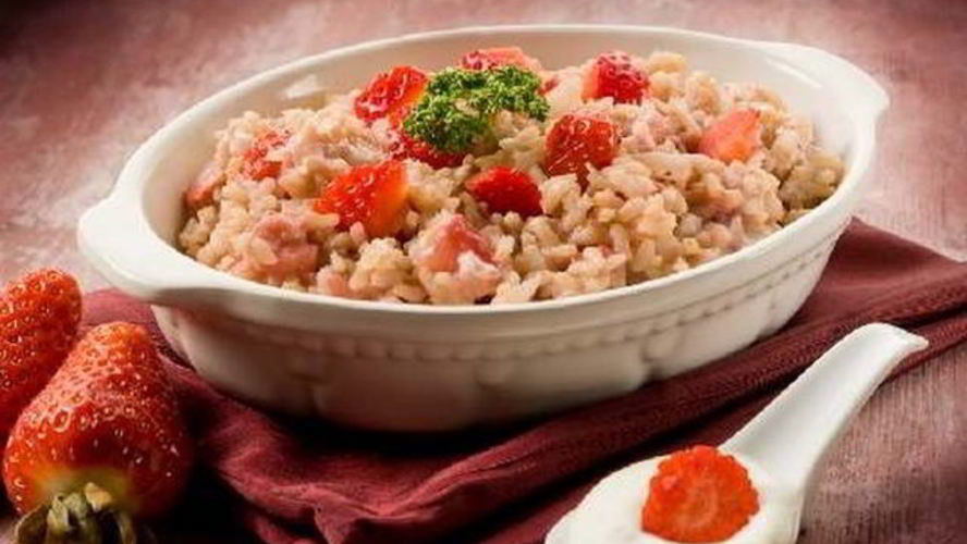 Рецепт сладкого ризотто с клубникой