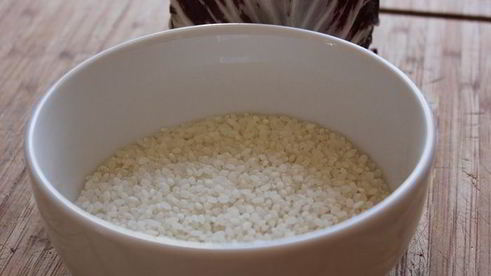 свекольный ризотто с цикорием