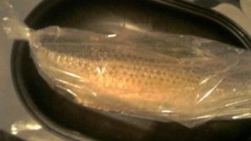 кефаль, запеченная в рукаве