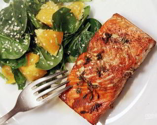 Лосось со шпинатом под соусом Терияки