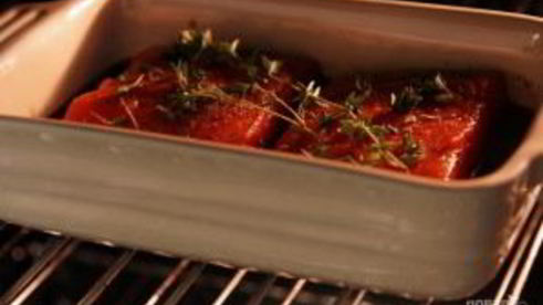 лосось со шпинатом под соусом терияки