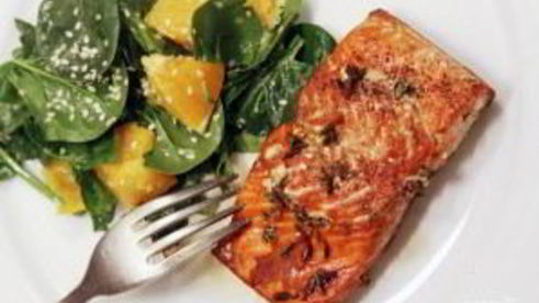 лосось со шпинатом под соусом терияки