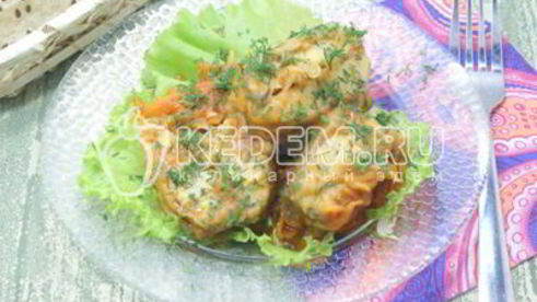 минтай тушеный с протертыми томатами