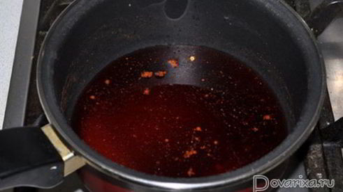 морской окунь с винным соусом