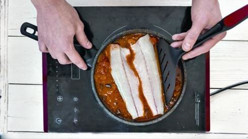 окунь с мидиями по-провански