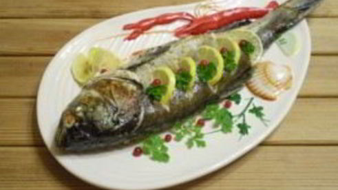 рыба в духовке со сметаной