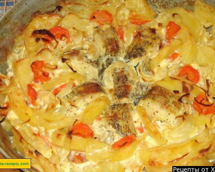 Щука с картошкой в духовке со сметаной