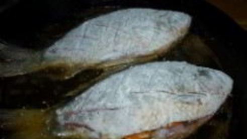 шустрый карась жареный в соусе