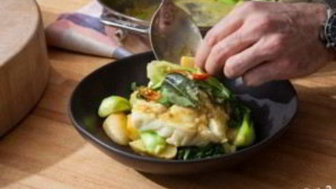 треска, тушенная в молоке