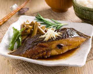 Тушеная рыба по японски с соусом