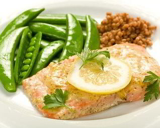 Золотистый лосось в лимонной глазури