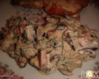 Салат-гарнир с баклажанами и помидором