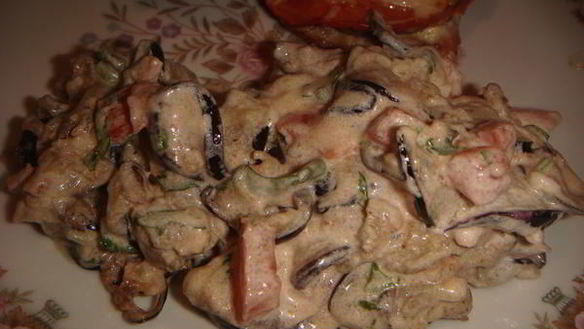 Рецепт Салата-гарнира с баклажанами и помидором