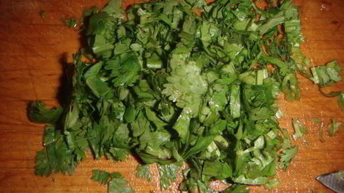 салат-гарнир с баклажанами и помидором