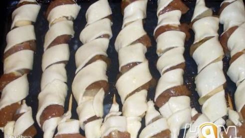 шашлычки из индейки с ананасами в слоеном тесте