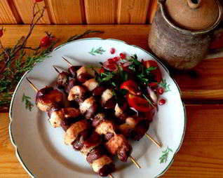 Шашлычки из куриных сердечек и грудки
