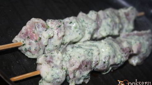 шашлычки из свиной вырезки в йогуртово-лимонном маринаде