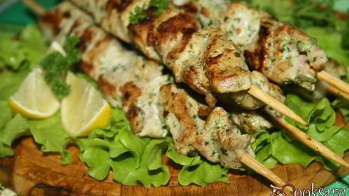 шашлычки из свиной вырезки в йогуртово-лимонном маринаде