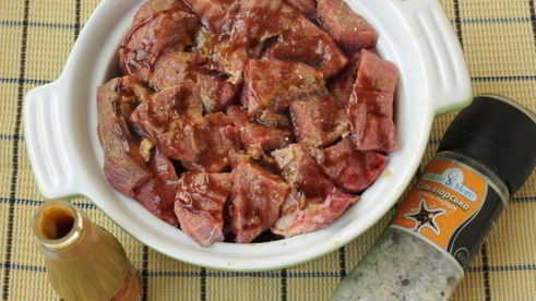 шашлык из говядины с горчицей и гранатовым соусом