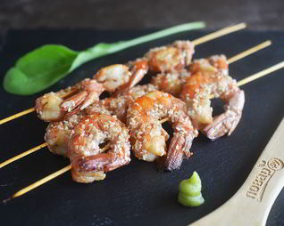Шашлык из креветок с кунжутом
