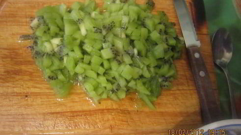 шашлык из куриных грудок с соусом из киви и меда