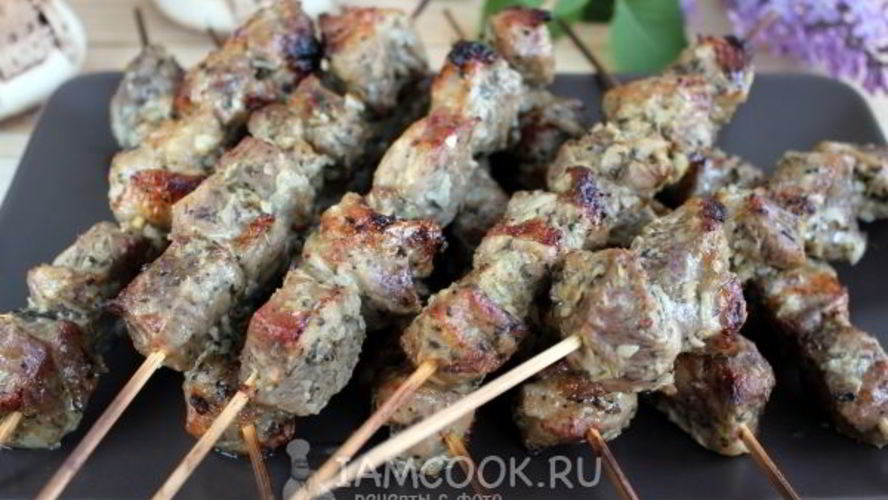Рецепт шашлыка из свинины в духовке на противне