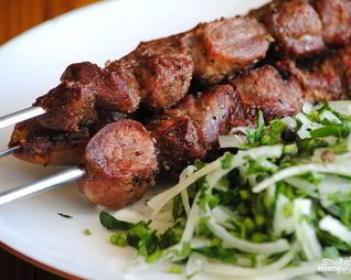 Шашлык в духовке в рукаве