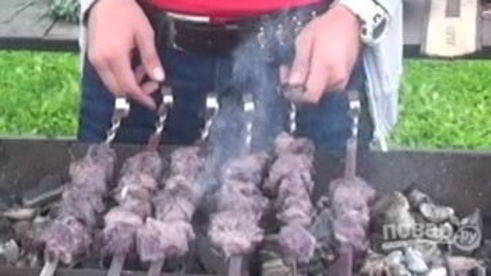 шашлык, замаринованный на вине