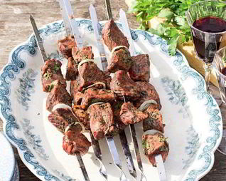 Шашлык замаринованный с зеленью