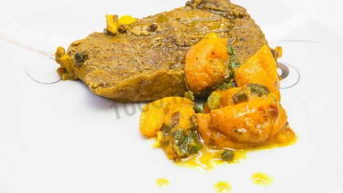 стейк из говядины с абрикосовыми дольками